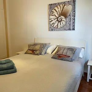Reby Bastian Apartamento